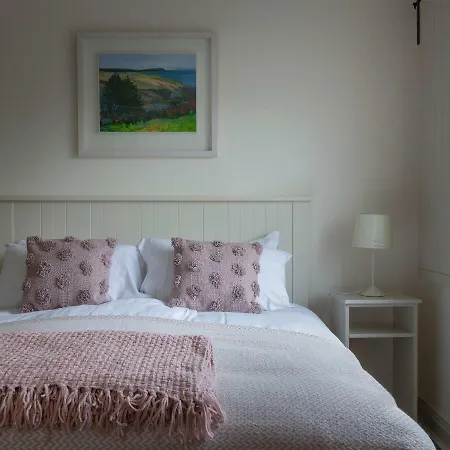 The Happy Pig 3* Kenmare