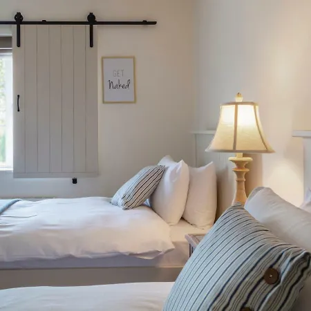 The Happy Pig 4* Kenmare